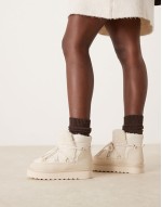 suedette snow boot in cream