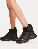 Yose Puff boots in black