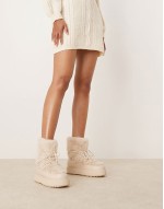 fluffy snow boot in cream