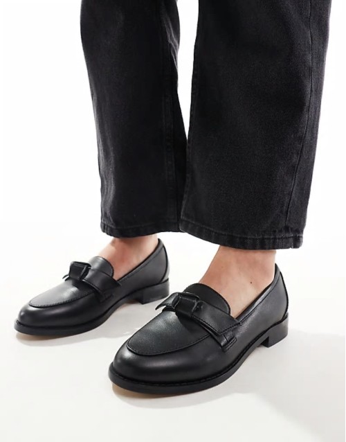 Lula bow loafers in black leather