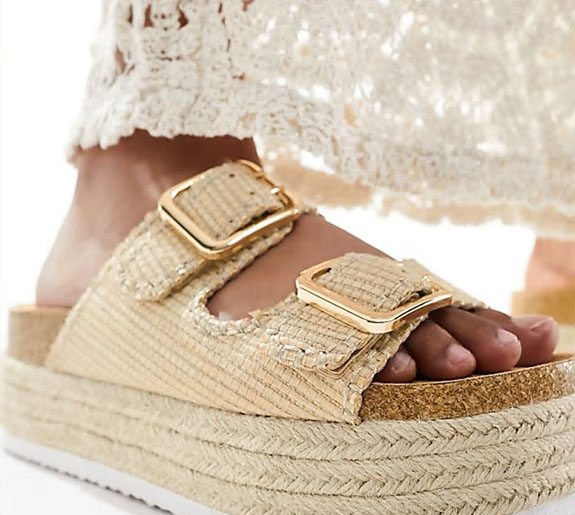 Traffic double buckle flatform mules in natural